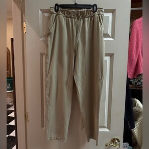 Lululemon tan/ khaki pants
